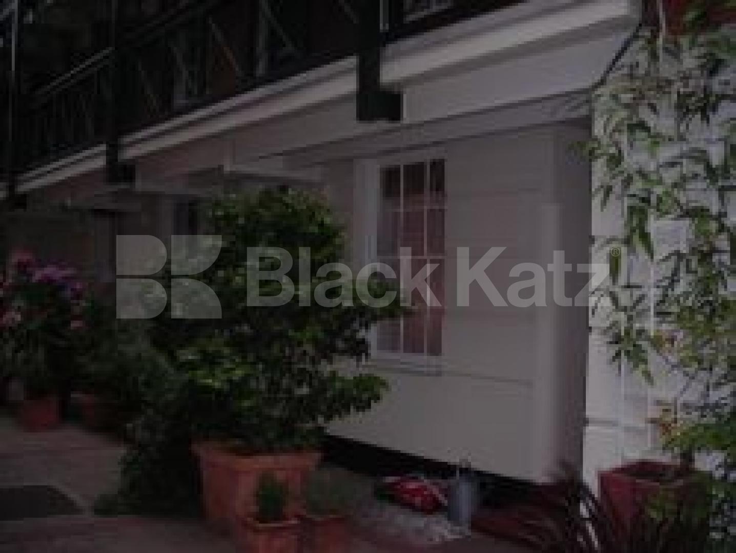 			2 Bedroom, 1 bath, 1 reception Flat			 Martlett Court, Covent Garden